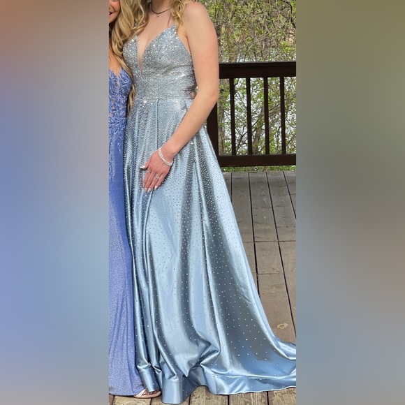 Size 4 Sherri Hill Prom Dress - Picture 4 of 4